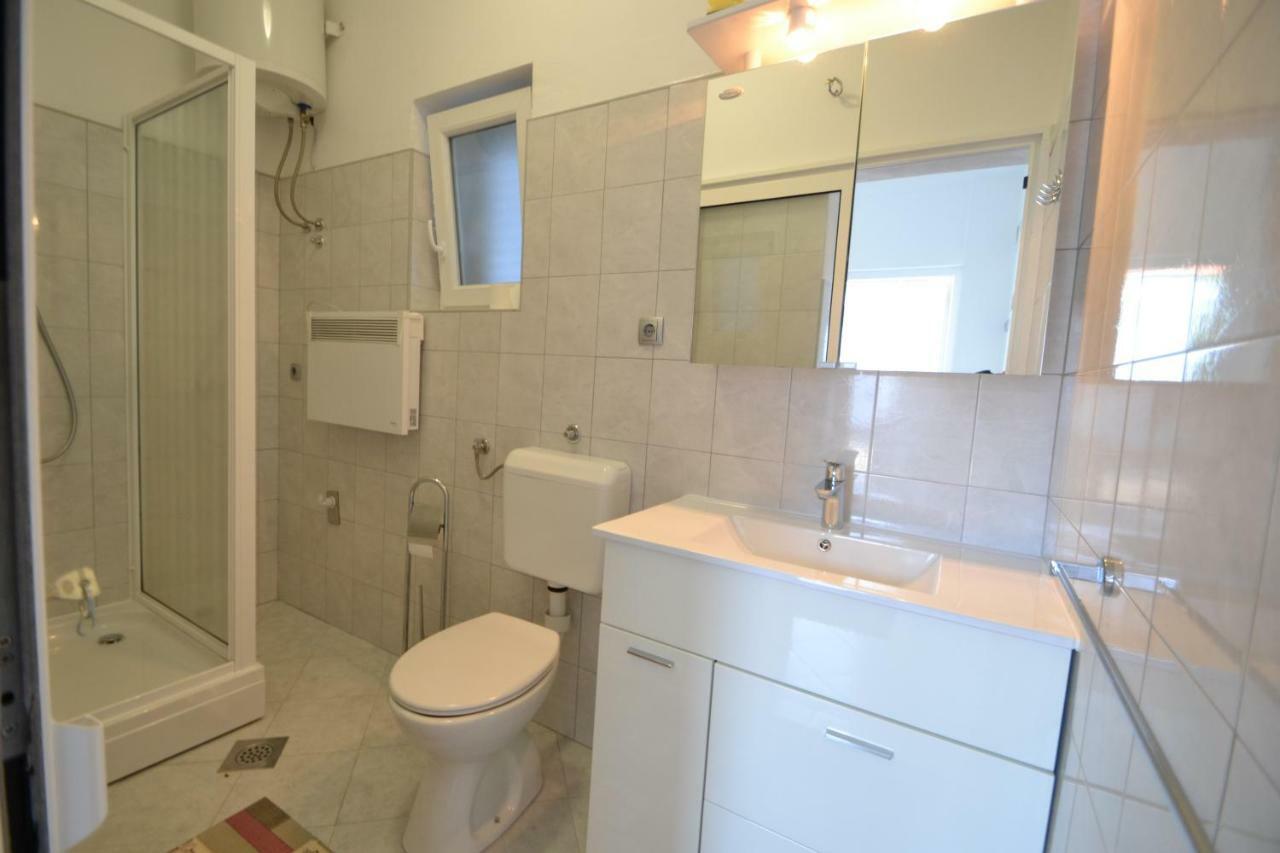 Apartments Popo Starigrad Paklenica Zewnętrze zdjęcie